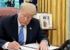 Указ Трампа проти «дебанкінгу» – перемога релігійних груп